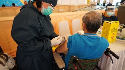 Mulai Hari Ini, Kelompok Rentan Masih Gratis Vaksinasi COVID-19 1 sekarangaja