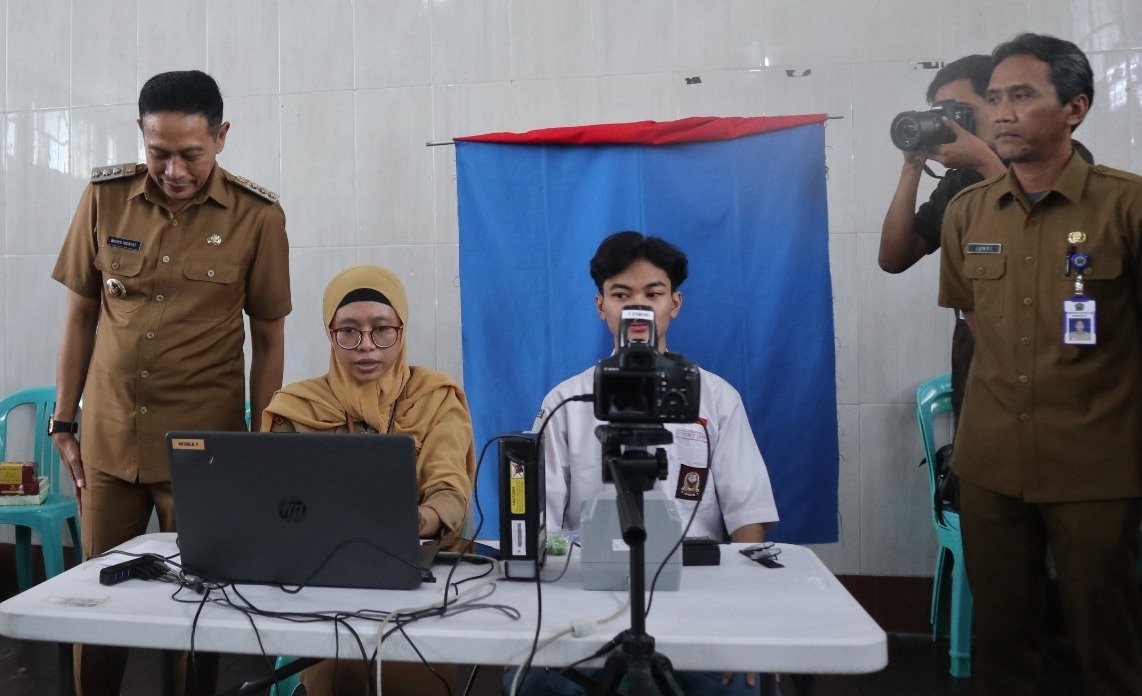 Di Kota Malang Jelang Pemilu, Cari Pelajar Agar Bikin KTP 1 sekarangaja