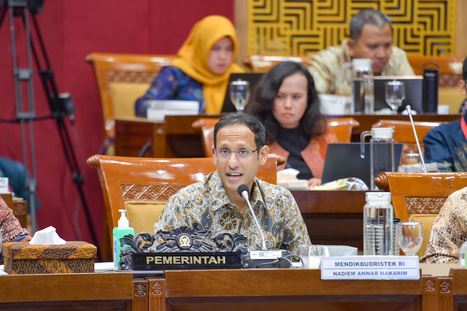 Di Komisi X DPR RI, Mendikbudristek Beber Capaian 1 sekarangaja