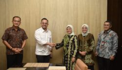 Menaker RI Lakukan Pertemuan dengan Menteri Sumber Manusia Malaysia Bahas Pekerja Migran Indonesia 18 sekarangaja