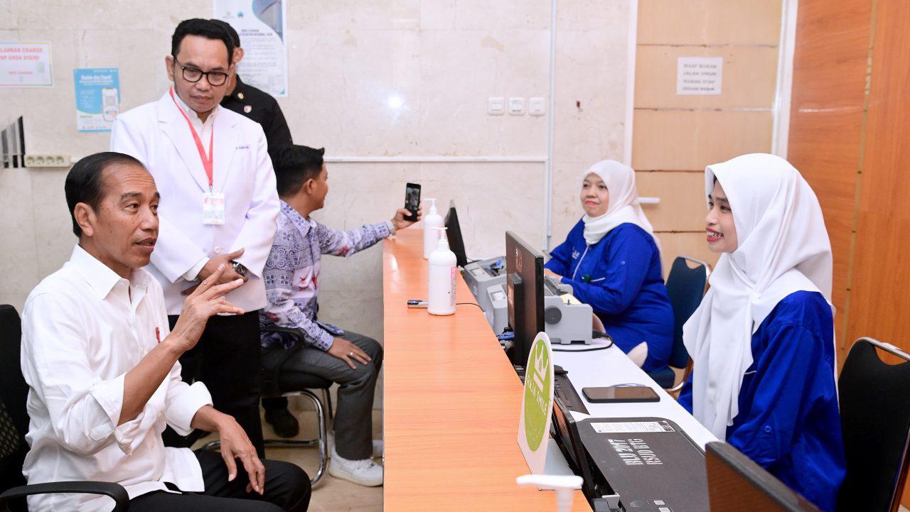 Kunjungan ke Bantaeng, Presiden Jokowi Cek Layanan di RSUD Prof Dr HM Anwar Makkatutu 1 sekarangaja