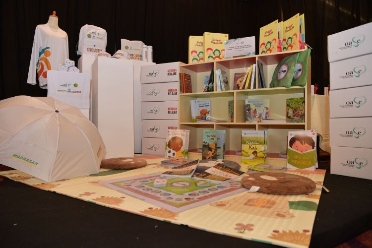 Kemendikbudristek dan OASE KIM Donasikan Pojok Baca dan Paket Buku untuk Sekolah PAUD di Kalimantan Timur 1 sekarangaja