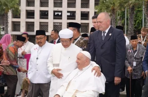 Jadi Pembicara di Peace Forum, Menag Ajak Doakan Kesembuhan Paus Fransiskus 1 sekarangaja