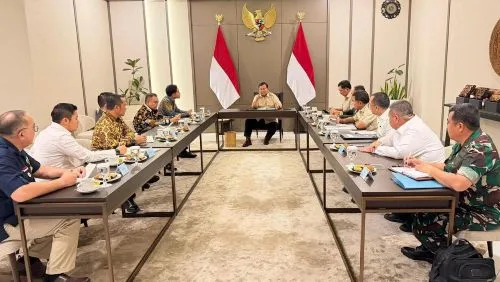 Presiden Prabowo Pimpin Rapat Khusus di Halim Sebelum Bertolak ke Australia 1 sekarangaja