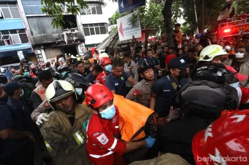 22 Jenazah Korban Kebakaran Ruko di Cempaka Baru Telah Dievakuasi 1 sekarangaja