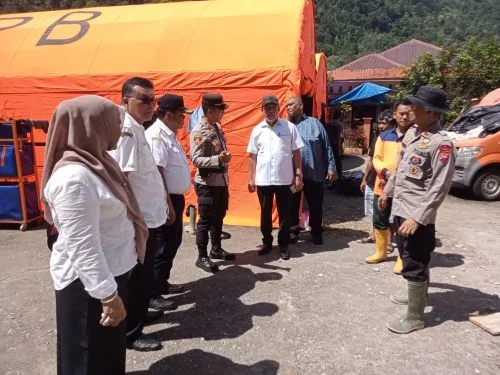 Sinergi Polri Pemda Bangun Hunian Sementara Pengungsi di Pesisir Selatan 1 sekarangaja