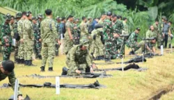 Asah Ketangkasan Tempur, Pangkoarmada II Uji Kemampuan Menembak Laras Panjang 7 sekarangaja