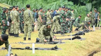Asah Ketangkasan Tempur, Pangkoarmada II Uji Kemampuan Menembak Laras Panjang 2 sekarangaja