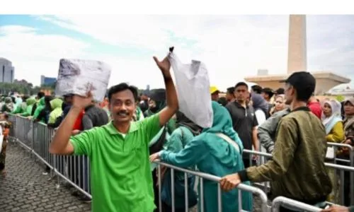 Warga Apresiasi Bazar dan Hiburan Rakyat di Monas Hari Ini 1 sekarangaja
