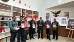 Buku 75 Tahun Hubungan Diplomatik Indonesia-Takhta Suci Vatikan Diluncurkan, Diterbitkan PWKI dan Palmerah Syndicate 8 sekarangaja