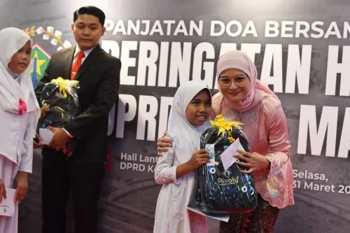 Panjatan Doa dan Santuni Anak Yatim Piatu Awali Kegiatan Peringatan HUT ke 112 DPRD Kota Malang 1 sekarangaja