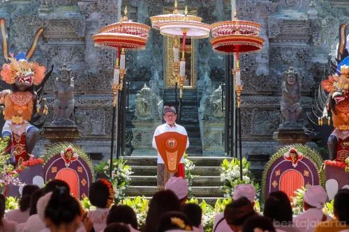 Gubernur Pramono Hadiri Melasti di Pura Segara 1 sekarangaja