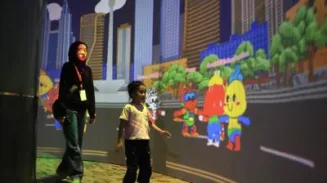 Yuuuk Saksikan Atraksi Immersive Room dan Hutan Menyala di TMII 2 sekarangaja