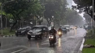 Jakarta Diprakirakan Diguyur Hujan Hari Ini 2 sekarangaja