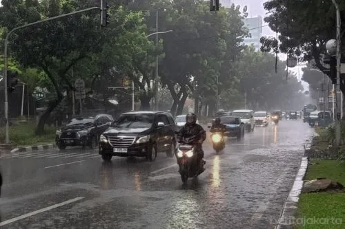 Jakarta Diprakirakan Diguyur Hujan Hari Ini 1 sekarangaja
