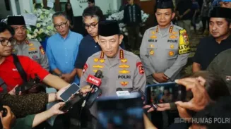 Wapres ke-6 Try Sutrisno Wafat, Kapolri Sampaikan Duka Cita 2 sekarangaja
