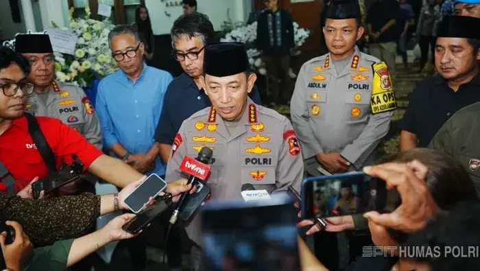 Wapres ke-6 Try Sutrisno Wafat, Kapolri Sampaikan Duka Cita 1 sekarangaja
