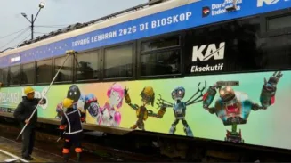 Saat Momentum Lebaran, Kementerian Ekraf X KAI Bawa Livery dan Instalasi Pelangi di Mars 2 sekarangaja