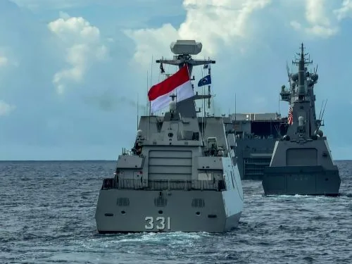 KRI REM-331 Tampil Gagah saat PHOTEX dan International Fleet Review, Tunjukkan Profesionalisme di Latma Kakadu 2026 1 sekarangaja