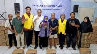 Wali Kota Surabaya Apresiasi Yayasan Harapan Tama Bersinergi Bagikan 1.000 Peket Sembako 2 sekarangaja