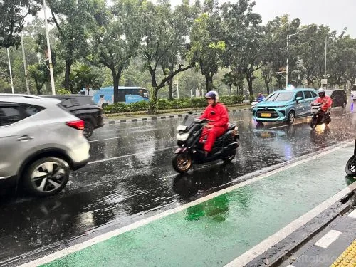 Sebagian Wilayah Jakarta Diprediksi Hujan saat Idulfitri Hari Ini 1 sekarangaja