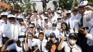 Siswa Jenjang SMP di Surabaya Dilarang Naik Motor! 2 sekarangaja