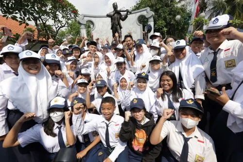 Siswa Jenjang SMP di Surabaya Dilarang Naik Motor! 1 sekarangaja