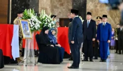 Presiden Prabowo Beri Penghormatan Terakhir untuk Tiga Prajurit TNI yang Gugur di Misi UNIFIL Lebanon 8 sekarangaja