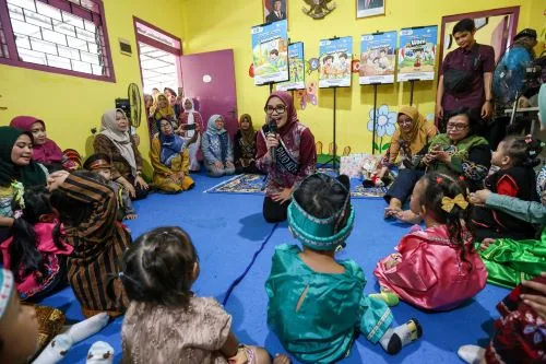 Sambut Hari Kartini, Pemkot Surabaya Dongengkan '7 Kebiasaan Baik + 2' 1 sekarangaja