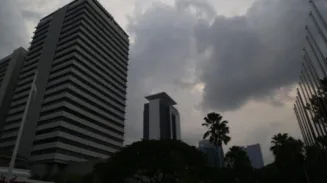 Peringatan Dini Jakarta Berpotensi Dilanda Cuaca Ekstrem hingga 24 Mei 2 sekarangaja