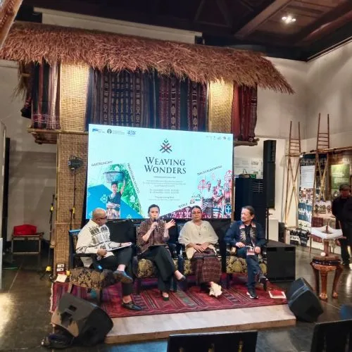 Di Pameran Ini Tampak Potret Pemberdayaan dan Peran Perempuan sebagai Pilar Ekonomi Restoratif NTT 1 sekarangaja