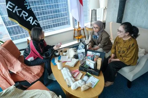 Inovasi Serat Rami Aruna Creative Dapat Dukungan Wamen Ekraf 1 sekarangaja