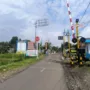 Jalan Sarangan Karangpandan Pakisaji Kabupaten Malang Ditutup Sementara karena KAI Daop 8 Perbaiki Perlintasan 3 sekarangaja