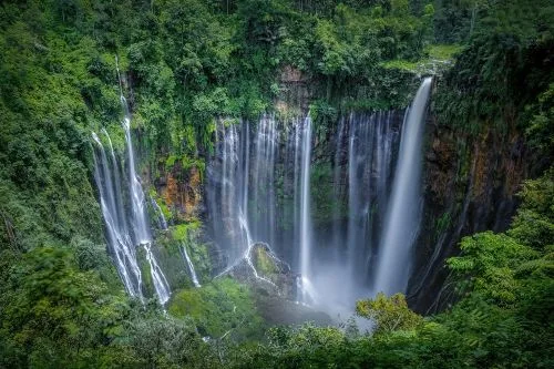 Wisata Air Terjun Tumpak Sewu Lumajang Hadirkan Bantuan Panggul Gratis Demi Kenyamanan Wisatawan 1 sekarangaja