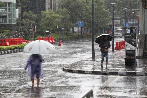 Jaksel dan Jaktim Diprakirakan Hujan Siang Ini 1 sekarangaja