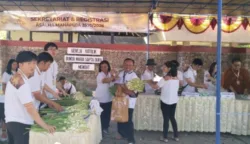 Umat Buddha Padati Halaman Gereja Katolik Bunda Maria Sapta Duka untuk Registrasi Asadha Mahapuja 7 sekarangaja
