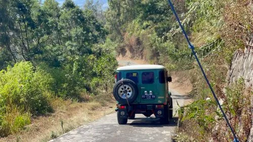 Komunitas Jip Bromo Bergerak Bantu Padamkan Kebakaran Gunung Bromo 2 sekarangaja