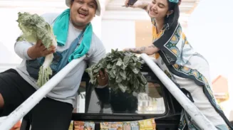 Ndarboy Genk Ajak Generasi Muda Bangga Lokal Lewat “Bakul Sayur” 2 sekarangaja