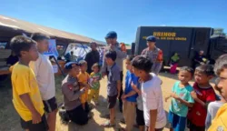 Satgas SAR Korps Brimob Polri Gelar Trauma Healing untuk Anak-anak Pengungsi Gempa di Reok Manggarai 7 sekarangaja