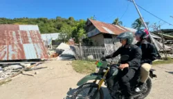Wapres Gibran Dibonceng Motor Tembus Keterbatasan Akses Tinjau Langsung Kondisi Warga Korban Gempa Flores di Kampung Waso Manggarai Timur 7 sekarangaja