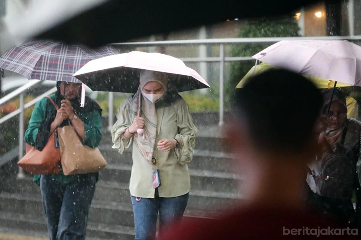 Cuaca Jakarta Diprakirakan Hujan Ringan Siang Ini 1 sekarangaja