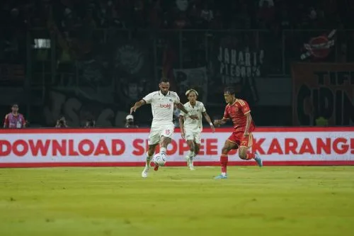 Digilas Persija Jakarta 5-1 di Patriot Candrabhaga, Arema FC Telan Kekalahan Telak Kedua Beruntun 1 sekarangaja