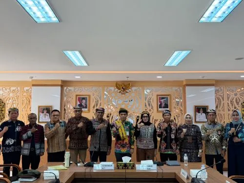 Badan Penghubung NTT Fasilitasi Kunjungan Kerja Wagub NTT dalam Studi Tiru Pengelolaan Pajak Kendaraan di Atas Air di Kalimantan Utara 1 sekarangaja