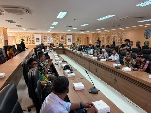 Badan Penghubung NTT Fasilitasi Kunjungan Kerja Wagub NTT dalam Studi Tiru Pengelolaan Pajak Kendaraan di Atas Air di Kalimantan Utara 2 sekarangaja