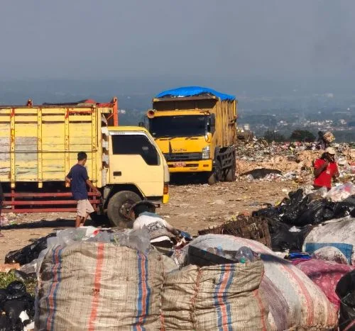 DLH Kota Malang Terapkan Metode Sanitary Landfill untuk Mitigasi Kebakaran 1 sekarangaja